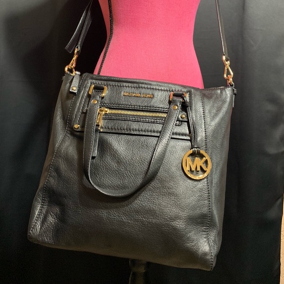 MICHAEL Michael Kors Handbags - Michael Kors 100% Genuine Leather Handbag